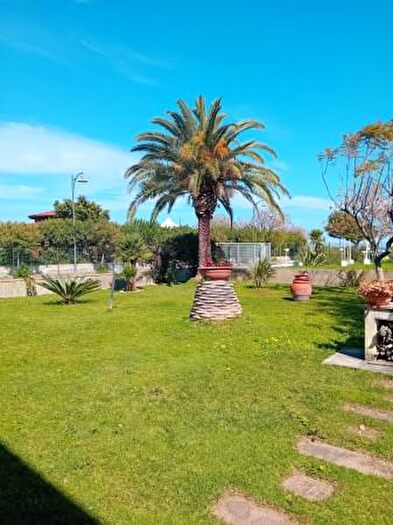 Appartamento trilocale in affitto in Via Giovan Battista Pergolesi, Davoli