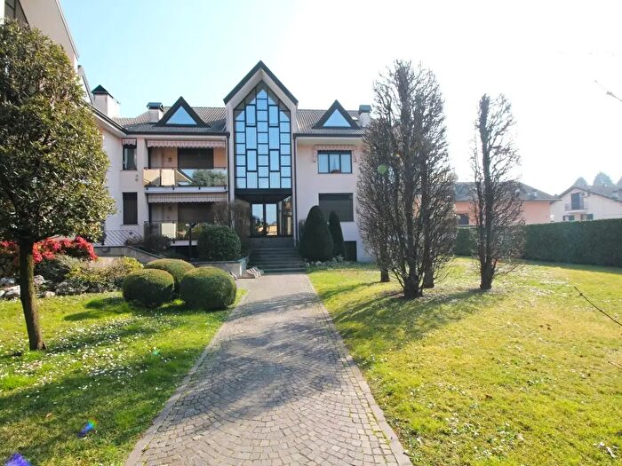 Appartamento trilocale in vendita in Via Marconi, Magnago