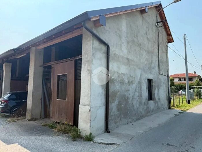 Casa bilocale in vendita in Cascina Canepa, Pessano Con Bornago