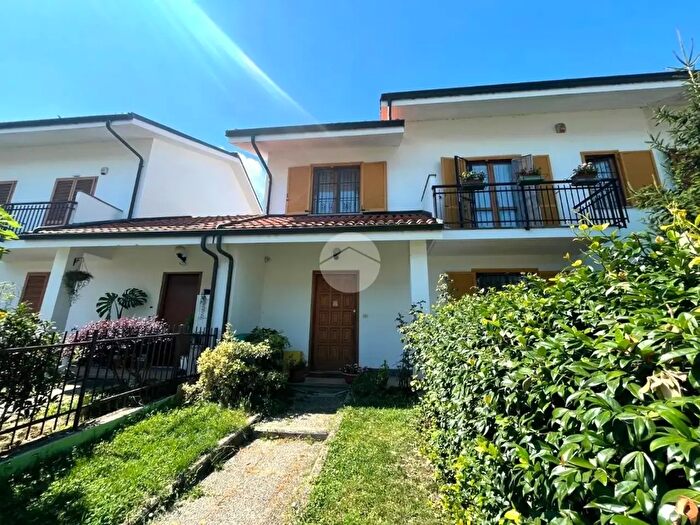 Casa con 7 locali in vendita in Via Brandizzo, San Mauro Torinese