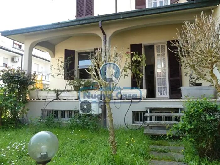 Casa con 6 locali in vendita in Via Ravegnana, Ravenna
