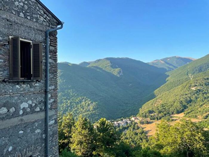 Casa con 5 locali in vendita in Via Giuseppe Garibaldi, Morro Reatino
