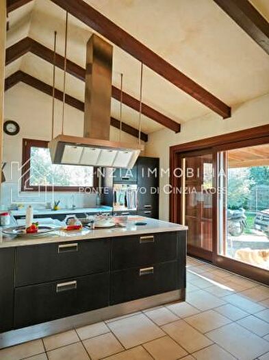 Casa con 5 locali in vendita in Cesena