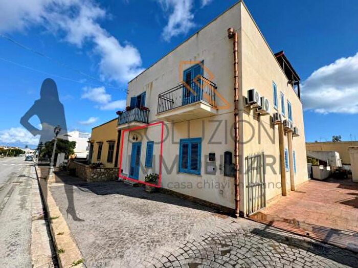 Appartamento trilocale in vendita in Via Savoia, San Vito Lo Capo