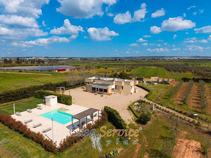 Casa con 6 locali in vendita in Via Spartifeudo Fuma, Alezio