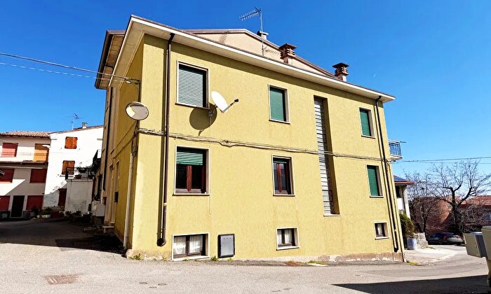 Casa trilocale in vendita in Vernasca