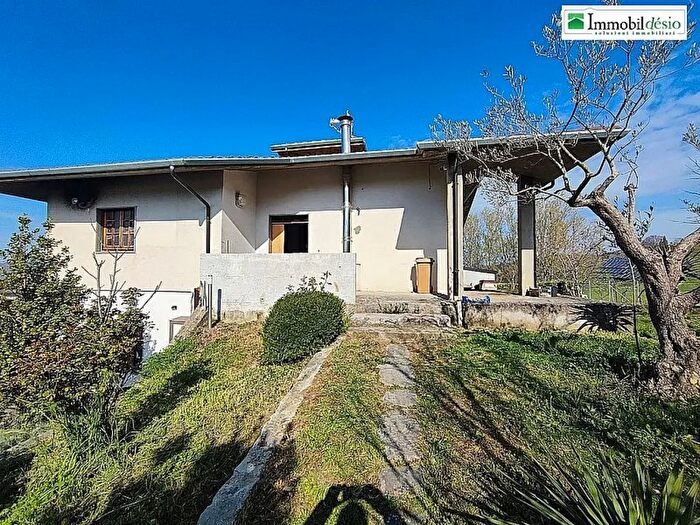 Casa con 7 locali in vendita in Picerno
