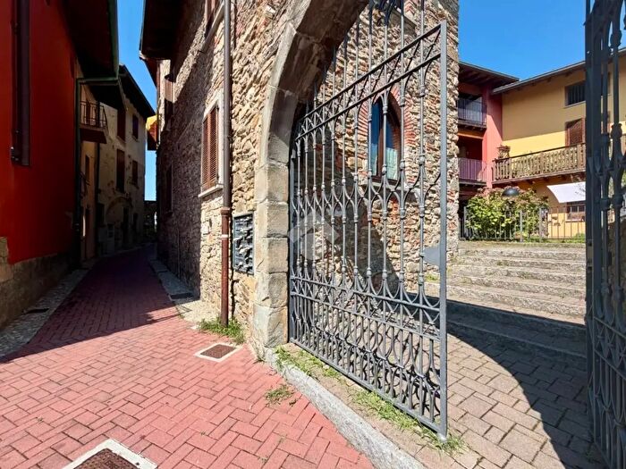 Case in Vendita e in Affitto - 2