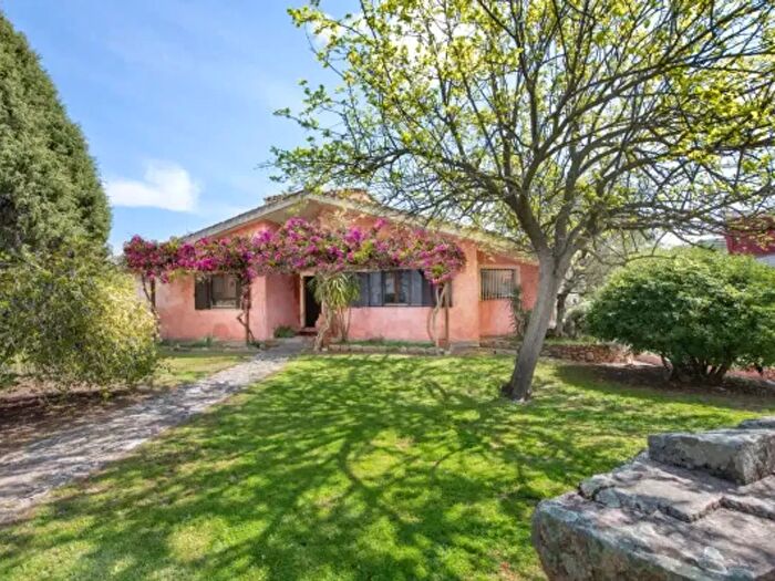 Casa con 6 locali in vendita in Capoterra