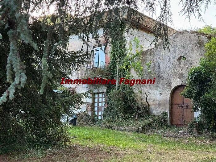 Casa con 8 locali in vendita in Via di Contrada ComuneVelletri, Velletri