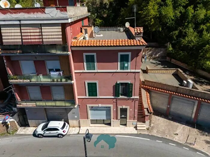 Appartamento bilocale in vendita in Via Tivoli, Poli