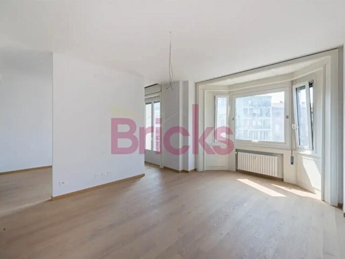 Appartamento trilocale in vendita in Viale Andrea Doria, Milano