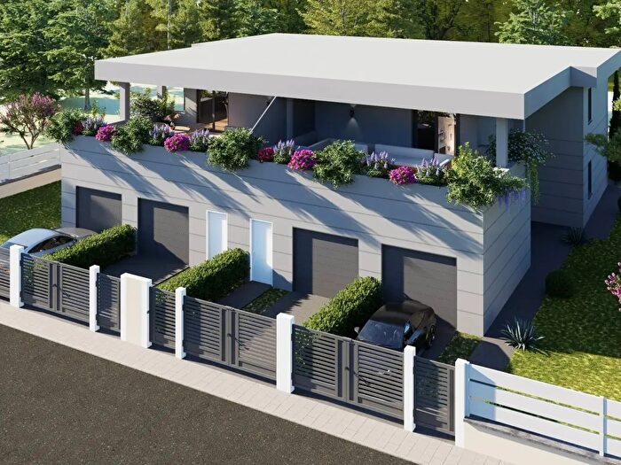 Appartamento con 5 locali in vendita in Via Comi, Cento