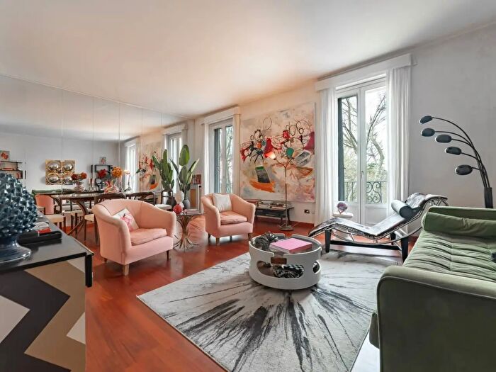 Appartamento con 5 locali in affitto in Via Domenichino, Milano