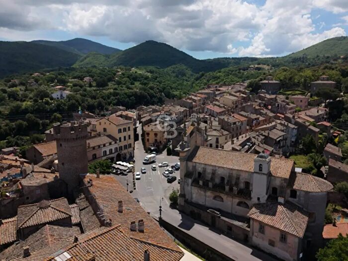 Casa con 6 locali in vendita in Strada Pierina, Viterbo