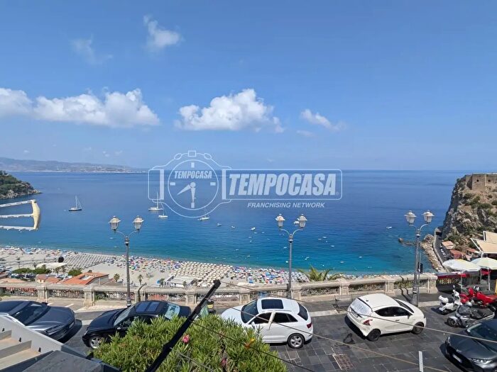 Casa trilocale in vendita in Via Minasi, Scilla