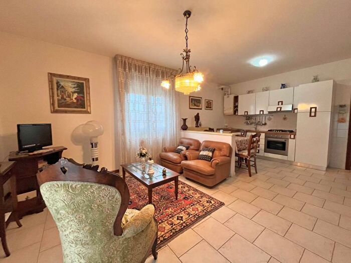 Appartamento bilocale in affitto in Via Giuseppe Garibaldi, Centro, Moglia