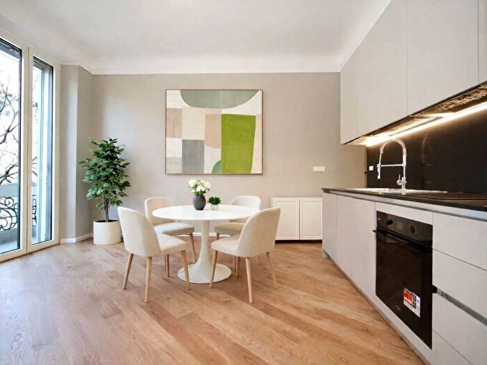 Appartamento bilocale in affitto in Via Castel Morrone, Indipendenza, Milano