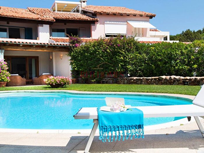 Casa con 6 locali in affitto in Via Clelia Donà delle Rose, Porto Rotondo, Olbia