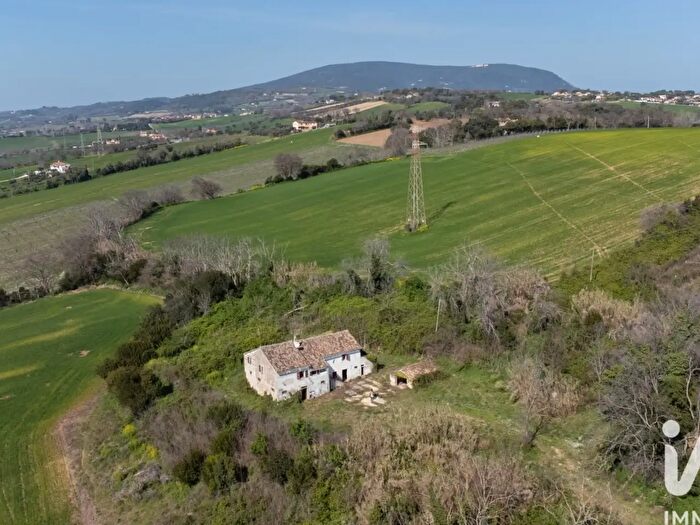 Casa con 9 locali in vendita in Via Concio, Numana