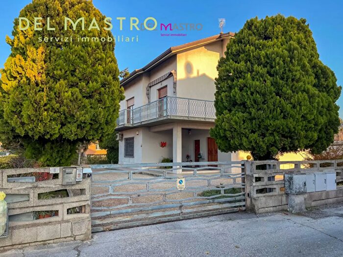 Appartamento con 7 locali in vendita in Via Strada Provinciale per Castelferretti, Chiaravalle