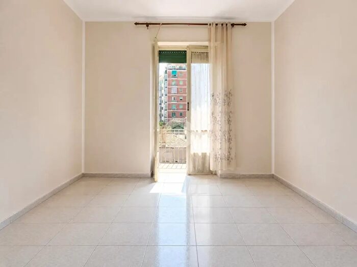 Appartamento trilocale in vendita in Via Bonzo, Torino