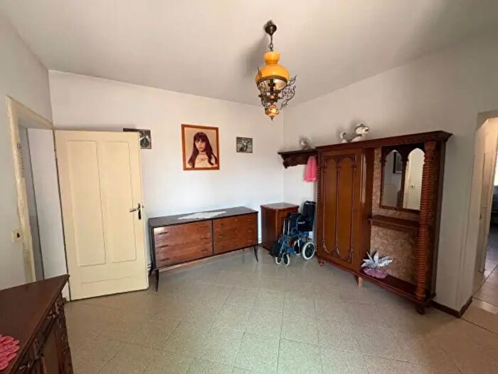 Casa con 5 locali in vendita in Piazza Don Giuseppe Andreoli, San Possidonio