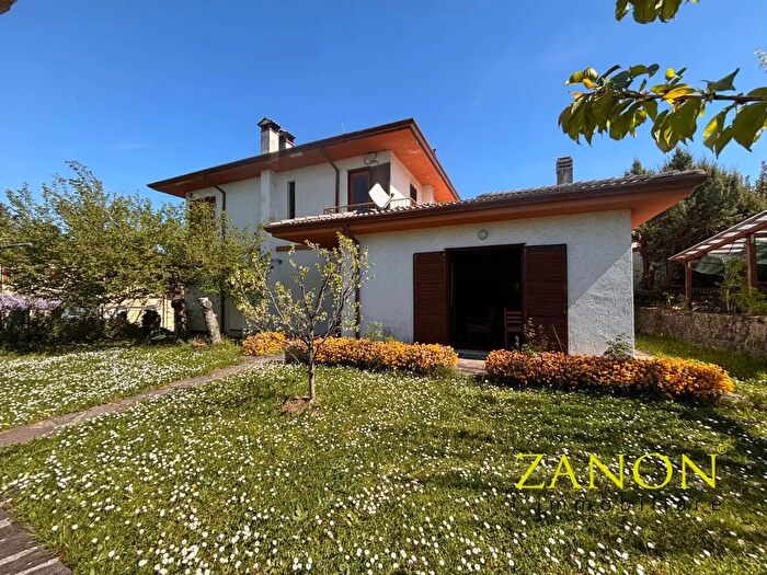 Casa con 10 locali in vendita in Località Sovenza, San Floriano Del Collio