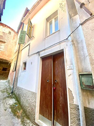 Appartamento con 5 locali in vendita in Fosdinovo