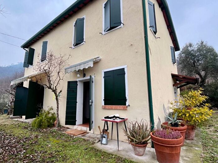 Casa con 6 locali in affitto in Galzignano Terme