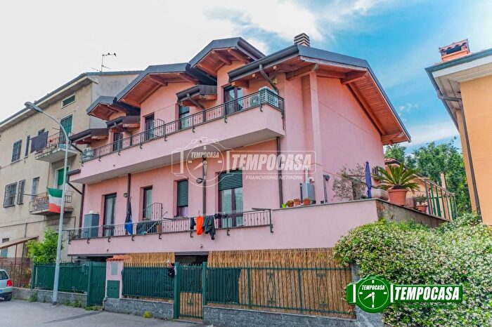 Appartamento quadrilocale in vendita in Piazza Campo dei Fiori, Cinisello Balsamo