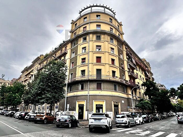 Appartamento quadrilocale in vendita in Circonvallazione Appia, Roma