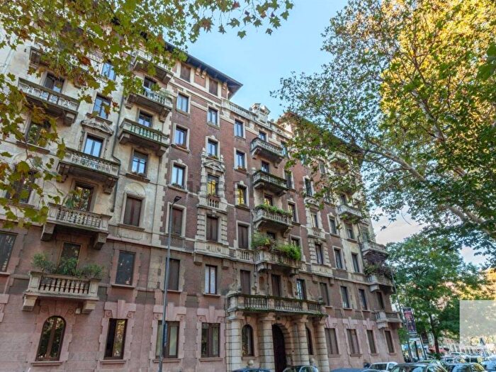 Appartamento trilocale in affitto in Piazza Giuseppe Grandi, Plebisciti Susa, Milano