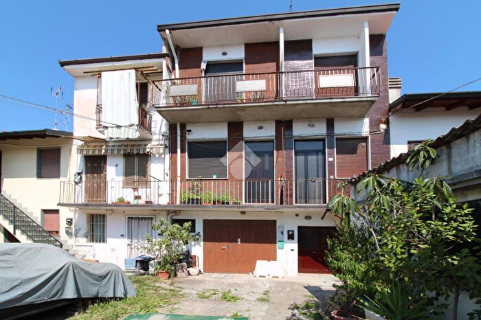 Casa bilocale in vendita in Via Giuseppe Garibaldi, Nerviano