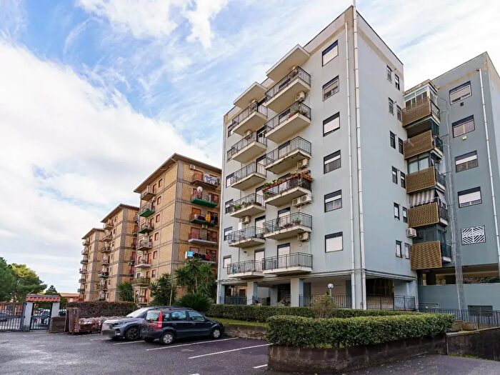 Appartamento con 5 locali in vendita in Ale San Giorgi, Catania