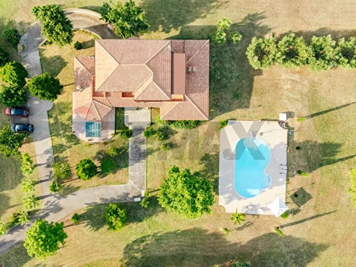 Casa con 14 locali in vendita in Vasto