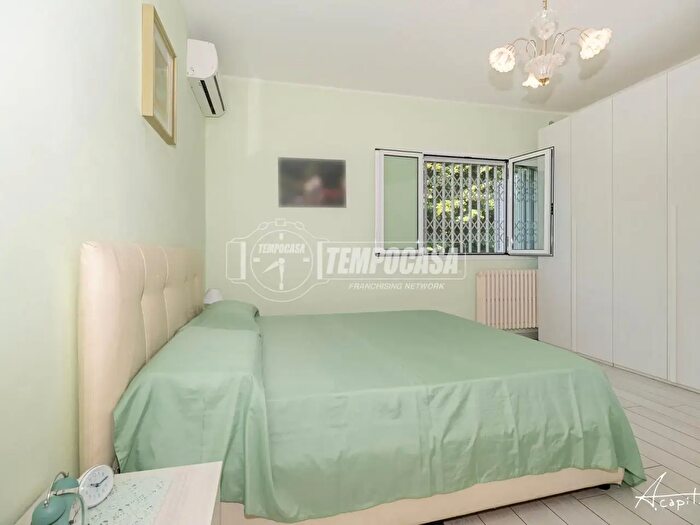 Casa trilocale in vendita in Modena