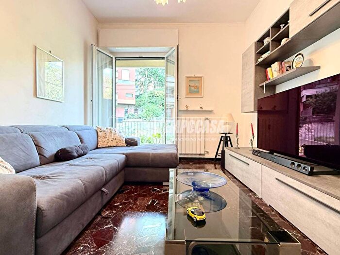 Appartamento quadrilocale in vendita in Via Luigi Gherzi, Molassana, Genova