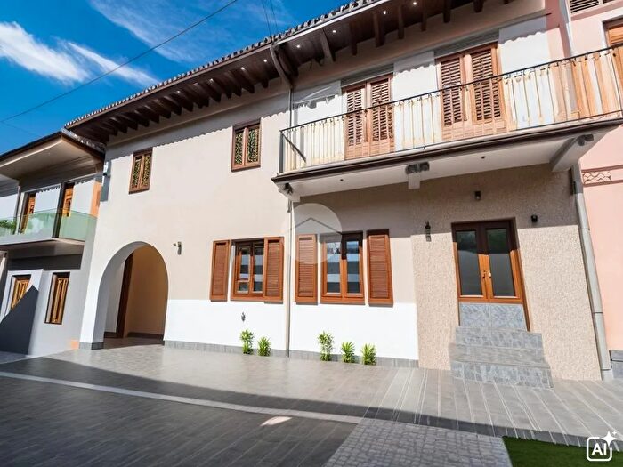 Casa quadrilocale in vendita in Via Umberto Primo, Perosa Canavese