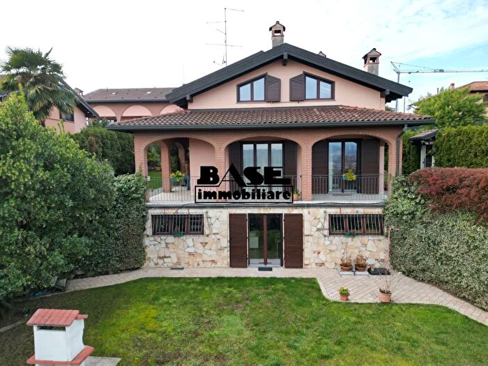 Case in Vendita e in Affitto - 2