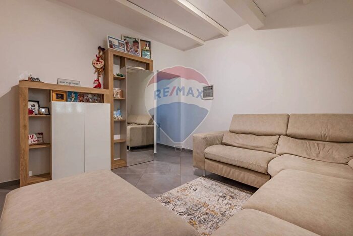 Appartamento trilocale in vendita in Via Monastero, Cantello