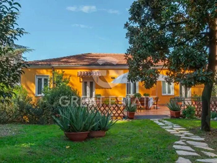 Casa con 6 locali in vendita in Spoleto