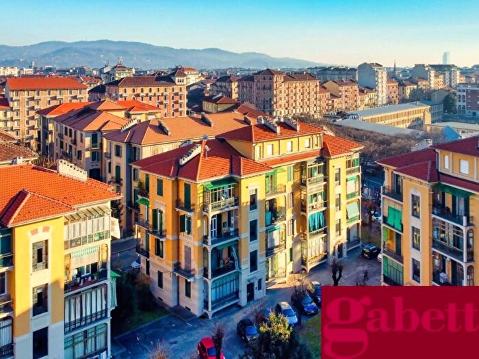 Appartamento quadrilocale in affitto in Via Francesco Azzi, Cenisia, Torino