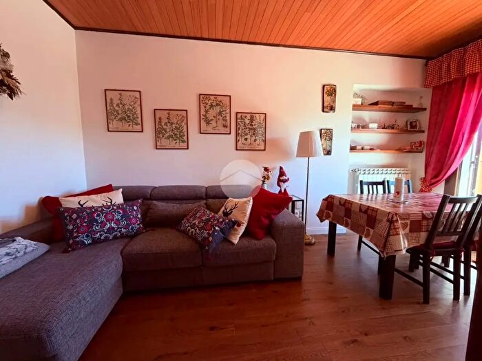 Appartamento trilocale in vendita in Via Antonio del Fante, Rocca Di Mezzo