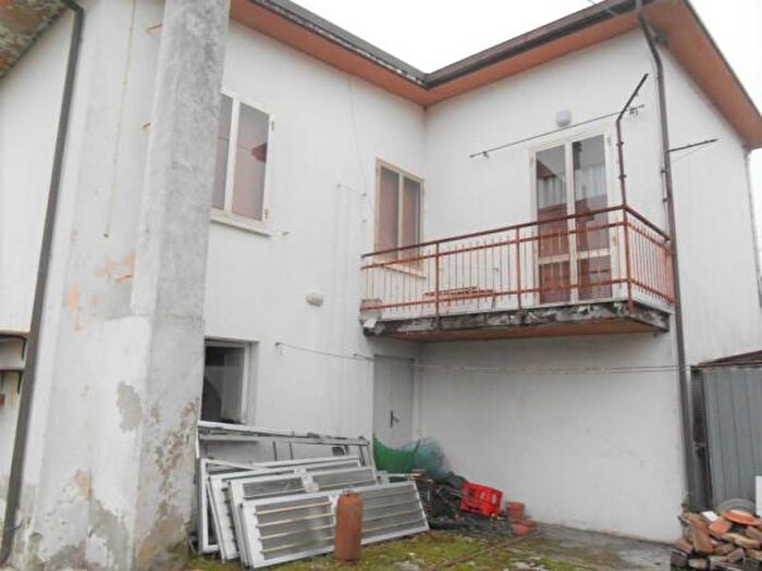 Casa con 6 locali in vendita in Santarcangelo Di Romagna