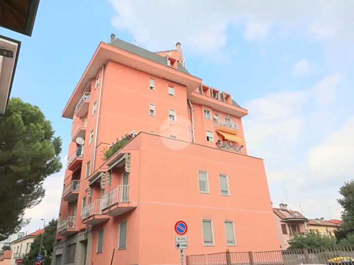 Appartamento trilocale in vendita in Via Aloisetti, Rho