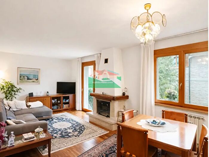 Casa con 6 locali in vendita in Via del Vascello, Ravenna