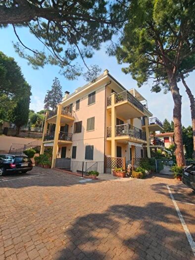 Appartamento trilocale in vendita in Via Bellavista Bordighera, Bordighera