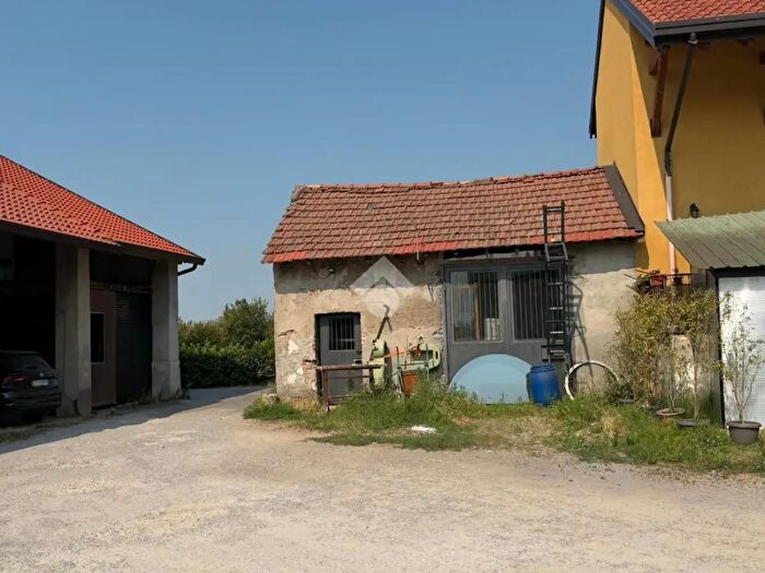 Casa monolocale in vendita in Str della Cascina Canepa, Pessano Con Bornago