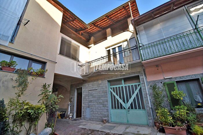 Casa quadrilocale in vendita in Via Feletto Via Micheletto, Feletto